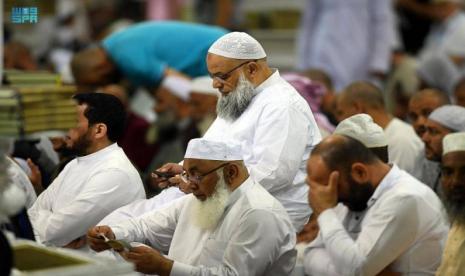 Jamaah haji mengunjungi Masjid Nabawi di Madinah dan menyapa Nabi Muhammad SAW sebelum pulang ke negaranya masing-masing, Sabtu (16/7/2022). Jamaah Haji Berduyun-duyun Kunjungi Masjid Nabawi Sebelum Pulang