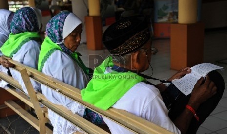 Jamaah Haji Menunggu Keberangkatan 