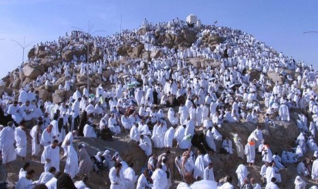 Arab Saudi akan menyiarkan langsung khutbah Arafah dalam 5 bahasa. Jamaah haji saat wukuf di Padang Arafah, Makkah, Arab Saudi (ilustrasi).