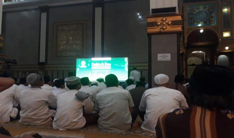 Jamaah menghadiri doa dan istighosah digelar di Masjid Agung Cianjur.