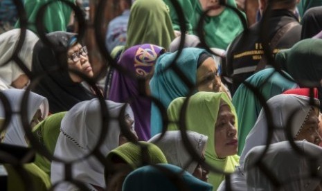 Jamaah NU berdatangan dari berbagai daerah untuk menghadiri pengukuhan pengurus besar Nahdlatul Ulama (NU) di Masjid Istiqlal, Jakarta, Sabtu (5/9).