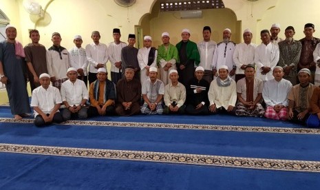 Jamaah Pejuang Subuh Nongsa usai menjalankan kegiatan Subuh Berjamaah.