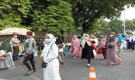 Jamaah sholat Idul Fitri 1443H/2022 sudah mulai meramaikan Masjid Istiqlal pada Senin (2/5). 