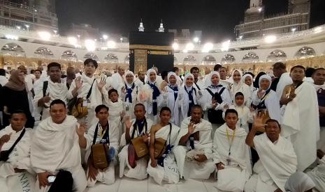 Jamaah umrah Abhinaya di Makkah, Arab Saudi.