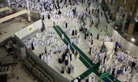 UEA Keluarkan Pedoman Umroh Bagi Pemukim dan Warga Negara. Jamaah umroh di Masjidil Haram