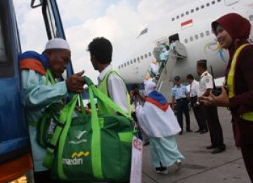 Jamaah haji kelompok terbang pertama