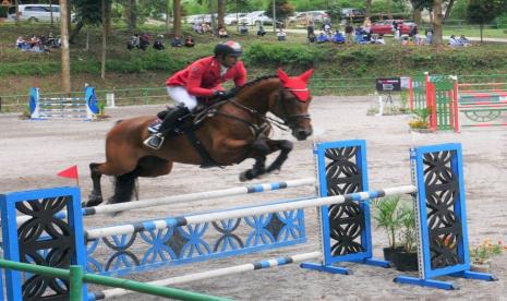 Jamal Mewengkang bersama kuda All Right-nya berhasil memenangi Eventing Individual Open pada Kasad Cup 2021.