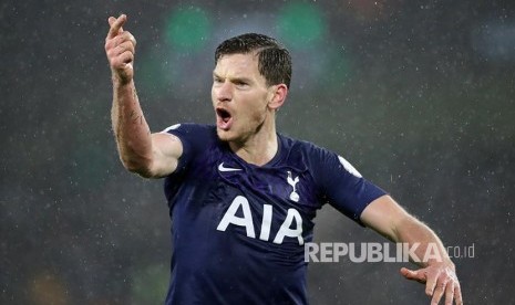 Mantran bek Tottenham Hotspur Jan Vertonghen.