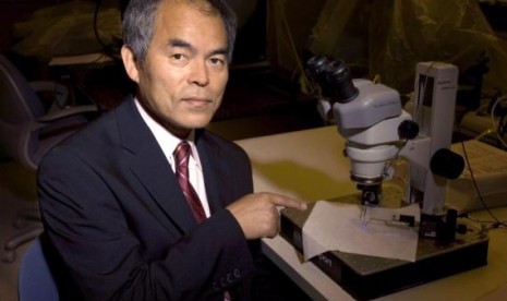 Japanese scientists Isamu Akasaki and Hiroshi Amano and American Shuji Nakamura (in picture) won the 2014 Nobel prize for Physics for inventing a new energy efficient and environmentally friendly light source, the LED, the award-giving body said on October