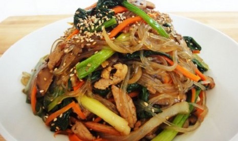 Japchae, salah satu bihun ala Korea Selatan.