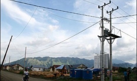 Jaringan listrik PLN (ilustrasi)