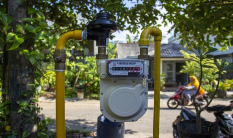 Jaringan pipa gas bumi PGN terpasang di salah satu rumah warga di Perumahan Bida Asri, Batam, Kepulauan Riau, Rabu (16/3/2022). Kementerian Energi dan Sumber Daya Mineral (ESDM) akan membangun 40.777 jaringan gas (jargas) untuk sambungan rumah tangga di 12 kabupaten maupun kota pada tahun 2022.