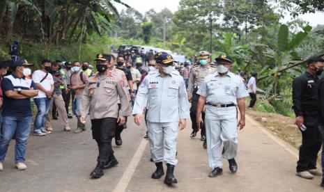 Jasa Raharja mendatangi lokasi laka lantas bus yang membawa rombongan SMP IT Al Muawanah di Sumedang, Jawa Barat.