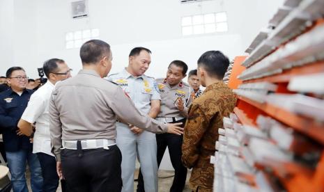 Jasa Raharja mengapresiasi kehadiran Samsat digital di Terminal Leuwipanjang, Bandung, Jawa Barat, yang diinisiasi oleh Badan Pendapatan Daerah (Bapenda) bersama Tim Pembina Samsat Daerah Jawa Barat. Kehadiran layanan tersebut di terminal dinilai patut menjadi contoh standarisasi baru oleh pembina Samsat di seluruh Indonesia.