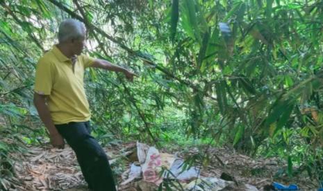 Jasad Epon ditemukan di rumpun bambu di pinggir Sungai Cisokan dengan kondisi tinggal tulang belulang, Rabu (28/9/2022).