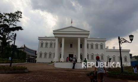 Jatim Park (JTP) Group meluncurkan wahana baru, The Legend Star. Wahana ini menyediakan ratusan patung lilin tokoh-tokoh dunia dan bangunan-bangunan terkenal lainnya. 