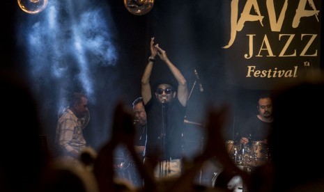 Java Jazz Festival. Java Jazz Festival merupakan agenda musik yang rutin digelar tiap tahun di Jakarta,