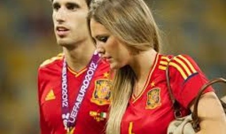 Javier Martinez dan kekasihnya, Maria Imizcoz.