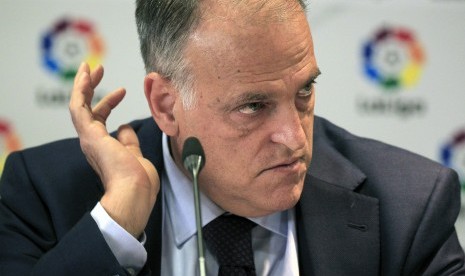 Presiden La Liga Spanyol, Javier Tebas. Tebas berharap striker Robert Lewandowski dapat bermain untuk Barcelona musim depan. 