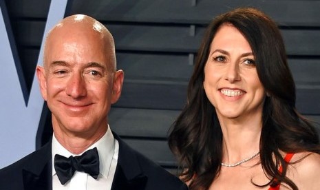 Jeff dan MacKenzie Bezos.