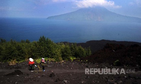 Jejak Krakatau: Pemandangan dari ketinggian Gunung Anak Krakatau