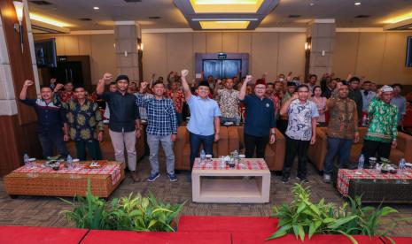 Jelang 2024, sejumlah kelompok relawan pendukung suatu calon presiden terus bermunculan. Seperti pengukuhan DPW relawan Desa untuk Ganjar Pranowo atau Des Ganjar Provinsi Kalimantan Tengah (Kalteng) di Hotel Luwansa, Kota Palangkaraya, Kalteng. 