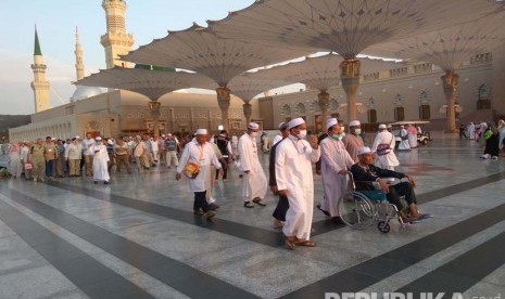 Jelang pelaksanaan ibadah haji 1437 H, ribuan calon jamaah haji dari berbagai negara mulai berdatangan ke kota suci Madinah.