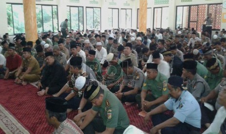 Jelang pemilihan Kepala Daerah Polres se-Sulselbar, menggelar dzikir bersama.