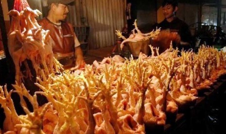 Jelang Ramadhan harga daging ayam meroket