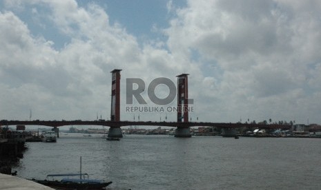 Jembatan Ampera, Palembang.