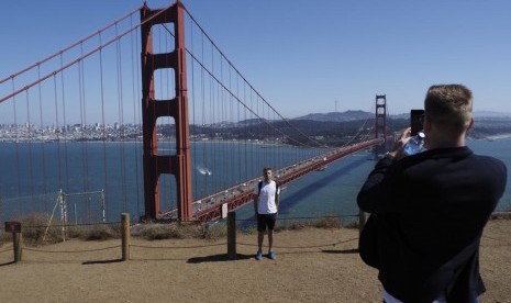 Jembatan Golden Gate ikon wisata Kota San Francisco Amerika.