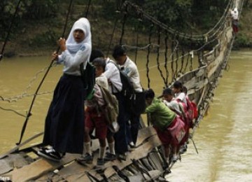 Jembatan 'Indiana Jones' di Lebak, Banten