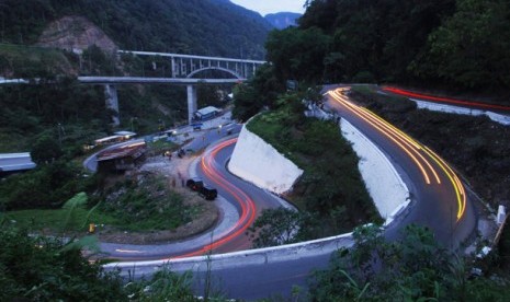 Jembatan Kelok Sembilan