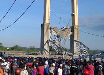 Jembatan Kukar Ambruk