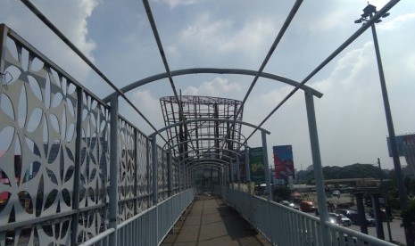 Tampak depan Mall Metropolitan Bekasi, Kota Bekasi. 