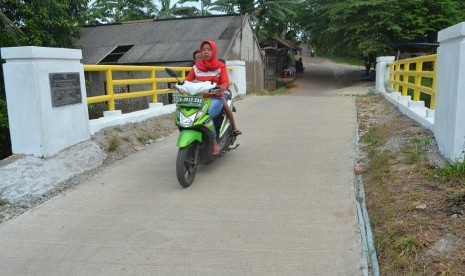 Jembatan Sunter di Kampung Kebayunan, Kecamatan Tapos, Kota Depok