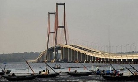 Jembatan Suramadu