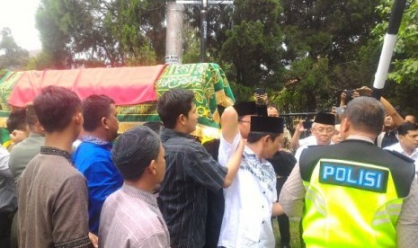 Jenazah AM Fatwa tiba di rumah duka Jalan Condet, Pejaten, Jaksel.