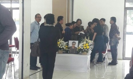 Jenazah Eddy Silitonga diantara keluarga dan kerabat yang datang melayat ke Rumah Duka Fatmawati, Kamis (25/8).