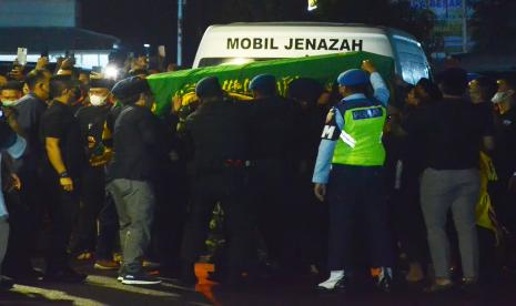 Jenazah putra sulung Gubernur Jawa Barat Ridwan Kamil, Emmiril Kahn Mumtadz atau Eril tiba di rumah dinas Gubernur Jawa Barat Gedung Pakuan, Kota Bandung.