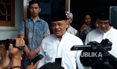 Jenderal (Purn) Gatot Numantyo usai menghadiri dialog kebangsaan di Masjid Kampus UGM, Jum'at (4/5).