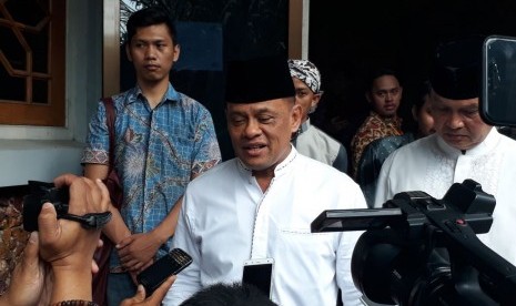 Jenderal (Purn) Gatot Numantyo usai menghadiri dialog kebangsaan di Masjid Kampus UGM, Jum'at (4/5).