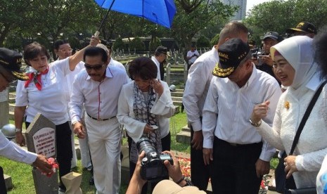 Jenderal TNI (Purn) AM Hendropriyono usai memimpin upacara Tabur Bunga di Taman Makam Pahlawan Kalibata, Jakarta, Ahad (10/9).