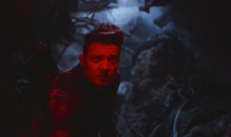 Jeremy Renner berperan sebagai Hawkeye di Avengers: Endgame.