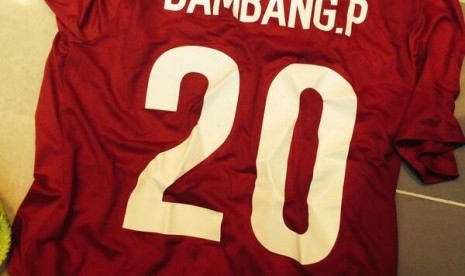 Jersey Bambang Pamungkas bernomor punggung 20.