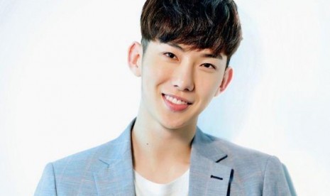 Jo Kwon terkonfirmasi positif Covid-19 melalui alat tes mandiri.