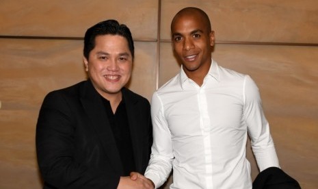 Joao Mario (kanan) dan Presiden Inter Milan Erick Thohir