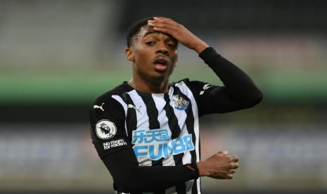 Joe Willock. Pemain anyar Newcastle United ini menyatakan, setiap hari selalu menerima ujaran rasialis di media sosialnya.