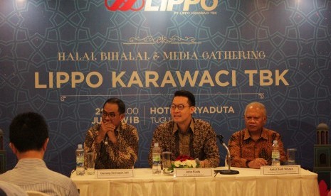 John Riady CEO PT Lippo Karawaci Tbk (tengah) .