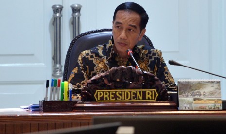  Presiden Joko Widodo (Jokowi) menyampaikan, kerja keras menjadi kunci utama untuk menghadapi berbagai ancaman krisis dunia saat ini. 